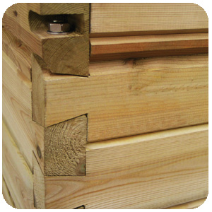 Ensambladura en cola de pato : piscina de madera GARDIPOOL Ensambladura en cola de pato : piscina de madera GARDIPOOL