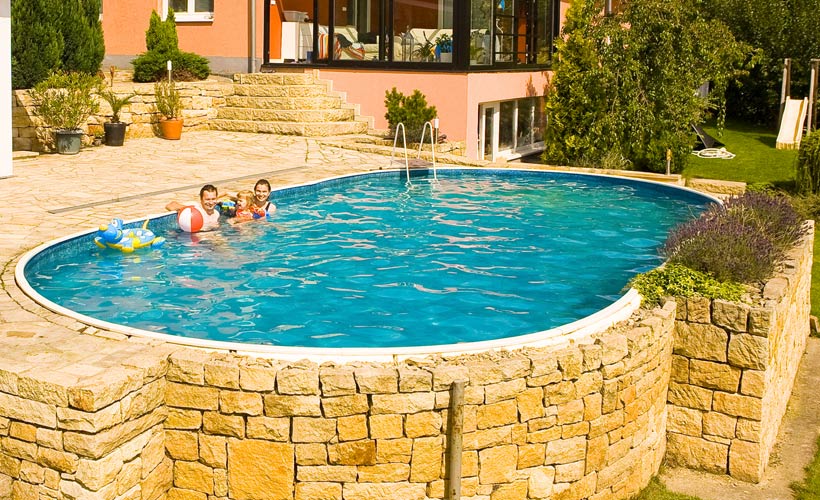 Vista piscina ovalada con liner  Vista piscina ovalada con liner
