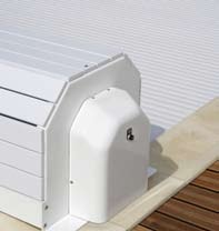 ECA CAPCIR Eco, persiana para piscina con revestimiento de PVC blanco ECA CAPCIR Eco, persiana para piscina con revestimiento de PVC blanco